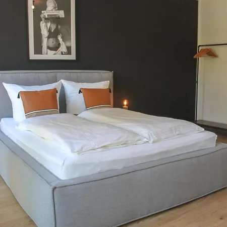 Apartment New York - Fuer Freunde & Familien, Stadtnah, Parkplatz, E-ladestation, Gitterbox Fuer Fahrraeder, Fitnessstudio, Digitale Gaestemappe Mit Restaurant- Und Unternehmenstipps Koblenz (Rhineland-Palatinate)