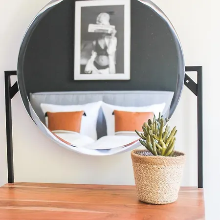 New York - Fuer Freunde & Familien, Stadtnah, Parkplatz, E-ladestation, Gitterbox Fuer Fahrraeder, Fitnessstudio, Digitale Gaestemappe Mit Restaurant- Und Unternehmenstipps * Coblença