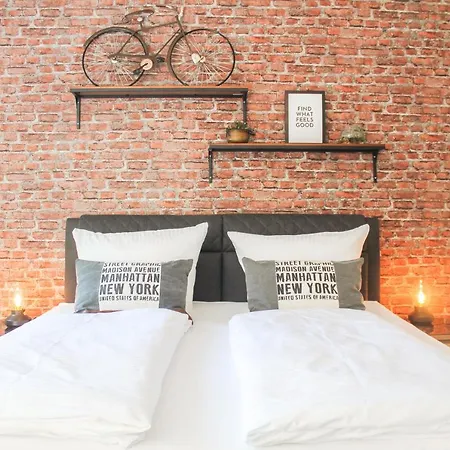 New York - Fuer Freunde & Familien, Stadtnah, Parkplatz, E-ladestation, Gitterbox Fuer Fahrraeder, Fitnessstudio, Digitale Gaestemappe Mit Restaurant- Und Unternehmenstipps * קובלנץ