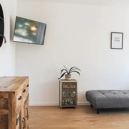 New York - Fuer Freunde & Familien, Stadtnah, Parkplatz, E-ladestation, Gitterbox Fuer Fahrraeder, Fitnessstudio, Digitale Gaestemappe Mit Restaurant- Und Unternehmenstipps