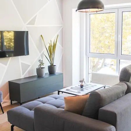 Apartment New York - Fuer Freunde & Familien, Stadtnah, Parkplatz, E-ladestation, Gitterbox Fuer Fahrraeder, Fitnessstudio, Digitale Gaestemappe Mit Restaurant- Und Unternehmenstipps Koblenz (Rhineland-Palatinate)