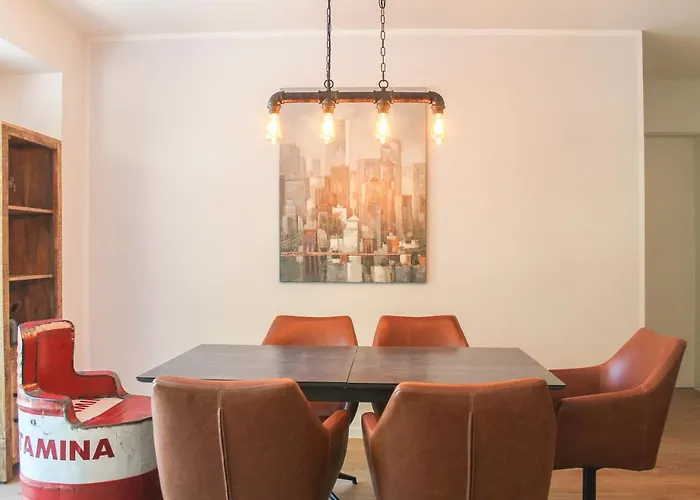 New York - Fuer Freunde & Familien, Stadtnah, Parkplatz, E-ladestation, Gitterbox Fuer Fahrraeder, Fitnessstudio, Digitale Gaestemappe Mit Restaurant- Und Unternehmenstipps * Koblenz (Rhineland-Palatinate)