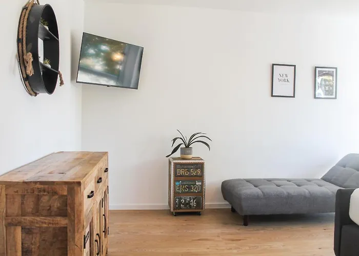 New York - Fuer Freunde & Familien, Stadtnah, Parkplatz, E-ladestation, Gitterbox Fuer Fahrraeder, Fitnessstudio, Digitale Gaestemappe Mit Restaurant- Und Unternehmenstipps